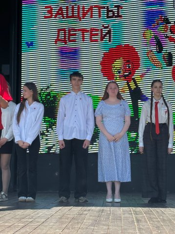 Яркий день в парке «Сад Победы»
